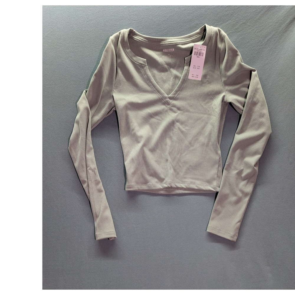 Hollister Women Sage Green Ribbed Notched V-Neck Long Sleeve Top NWT Small